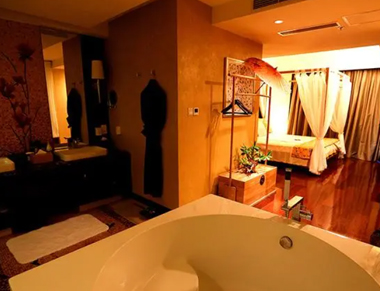 苏州姑苏养生会所的黄昏恋：当爱情遇上八十岁